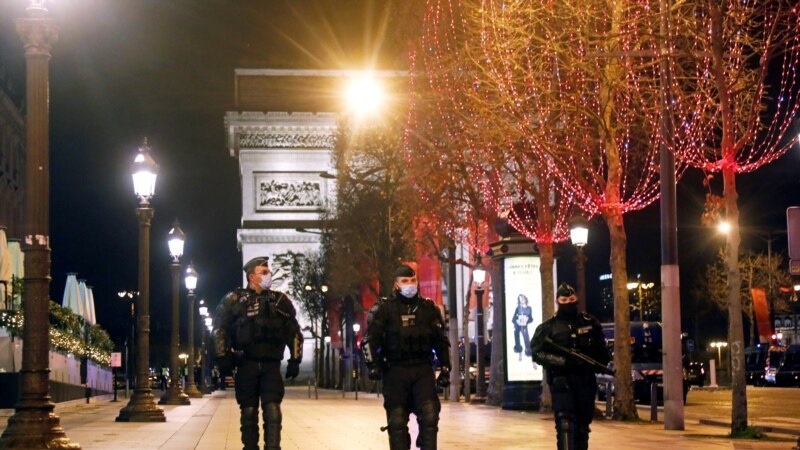 Francë: Pavarësisht kufizimeve, mbi 2 mijë persona marrin pjesë në një ndejë