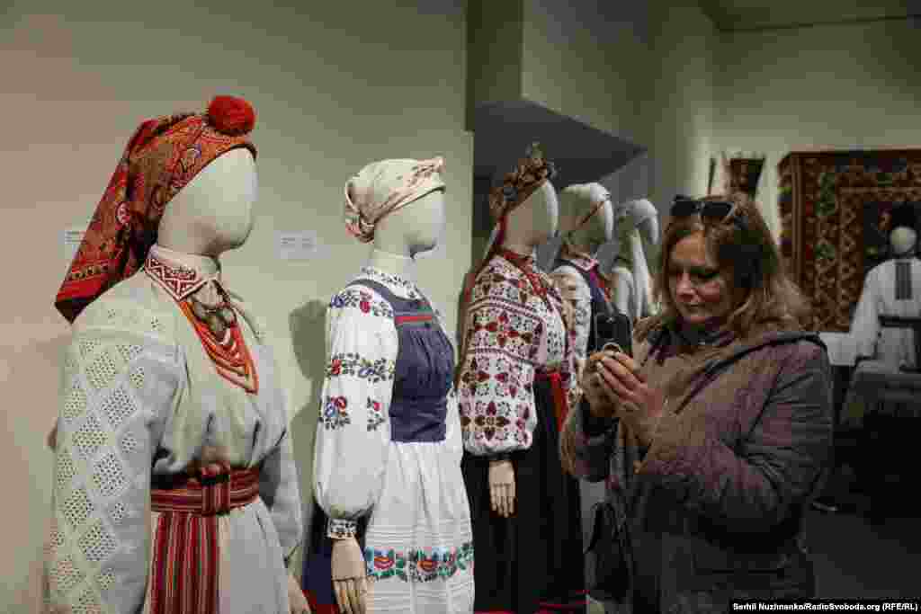 Експонати походять з Київської, Житомирської, Рівненської та Волинської областей