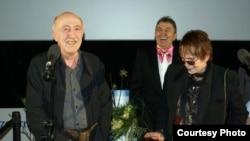 Отар Иоселиани, Феро Фенич, директор фестиваля "Фебиофест" (в центре) и режиссер Вера Хитилова, март 2007