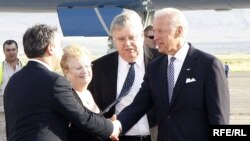 ჯო ბაიდენი (მარჯვნივ) და ნიკოლოზ გილაური