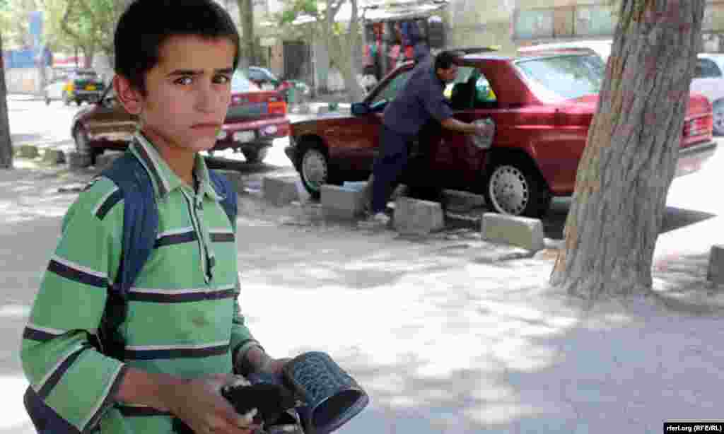 Afghanistan – Afghan Labor kids in Kabul city