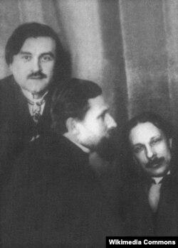 Февралисты («лошкари») Казимир Малевич, Иван Клюн, Алексей Моргунов (слева направо). Москва, 1 марта 1914 года