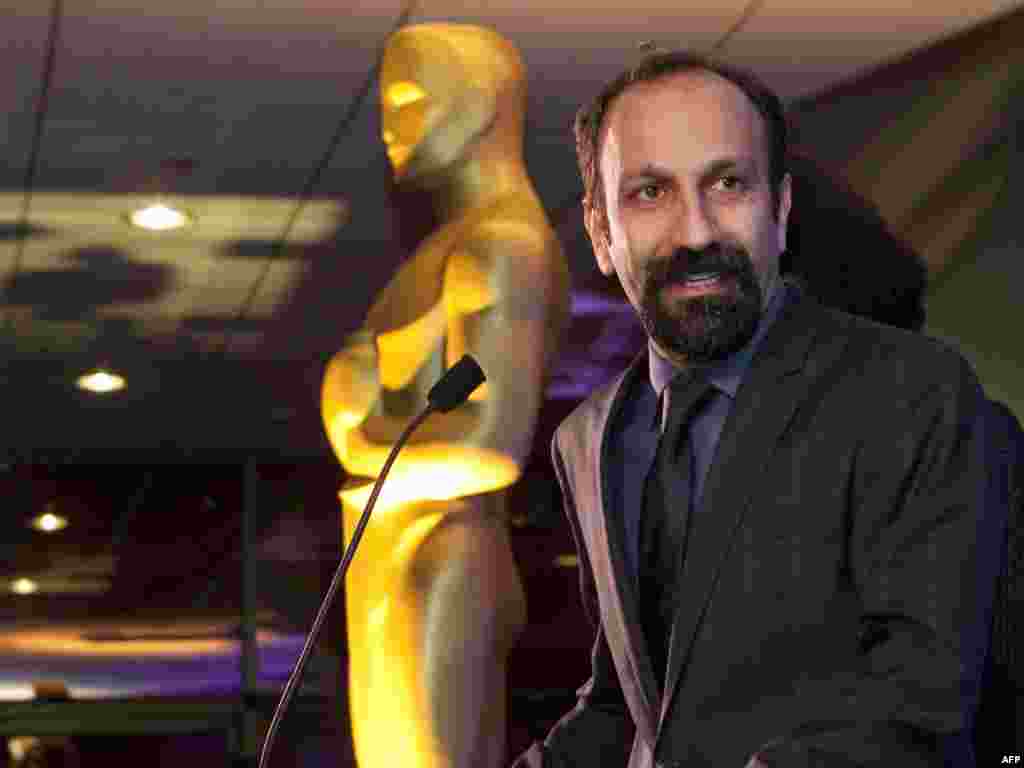 Redatelj Asghar Farhadi za svoj film "A Separation" dobio je Oscara u kategoriji najboljeg međunarodnog filma, 26.02.2012. Foto: AFP / Adrian Sanchez Gonzalez 