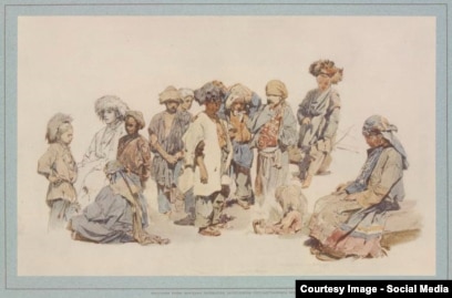 Қыздар вибрациялық машиналарды бейнеде сынап көреді