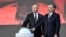 Россия президенти Владимир Путин ва Ўзбекистон президенти Шавкат Мирзиёев Марказий Осиёдаги биринчи АЭС қурилиши лойиҳасининг тақдимот маросимида. Тошкент, 19 октябрь, 2018.