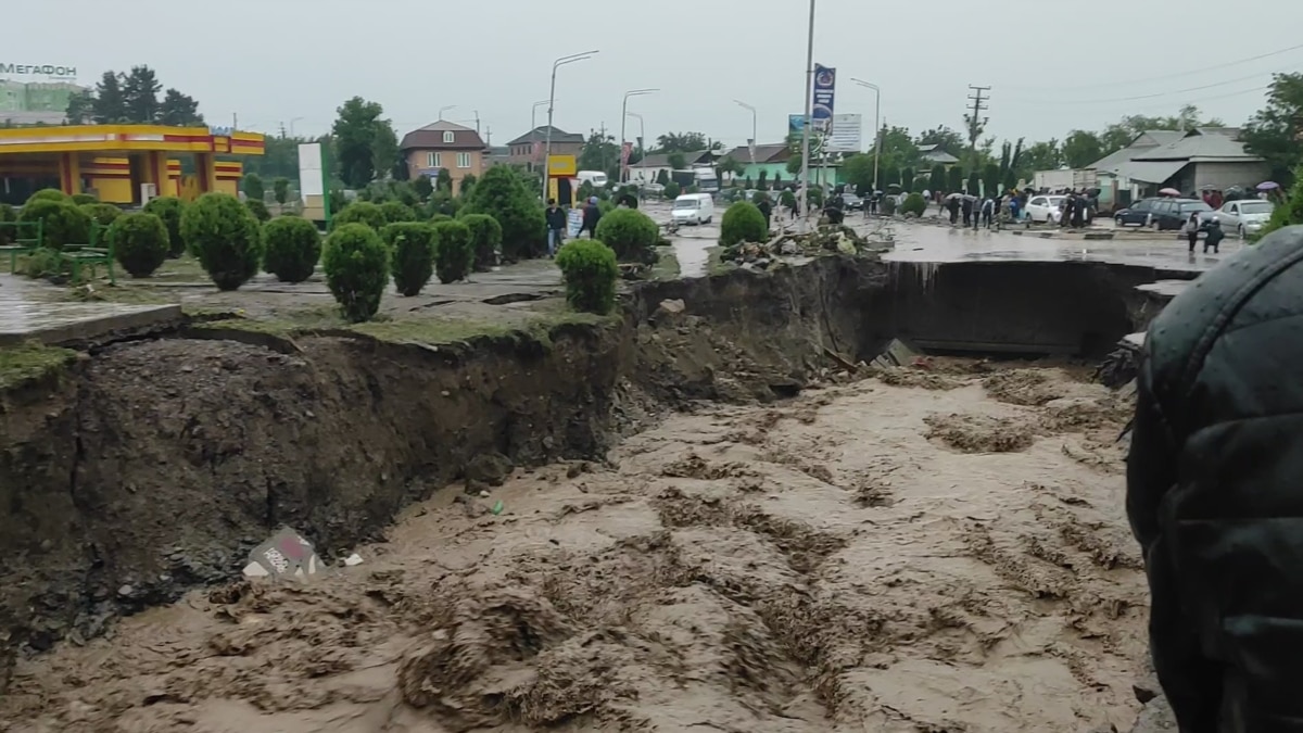 Жертвами селей в Таджикистане стали 9 человек, пострадали 15 районов. ФОТО