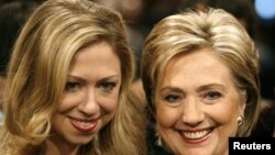 Хиллари Клинтон и ее дочь Челси 