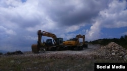 Архивска фотографија - Градежна механизација во Парк-шумата Водно каде е планирано да се изгради гасовод.