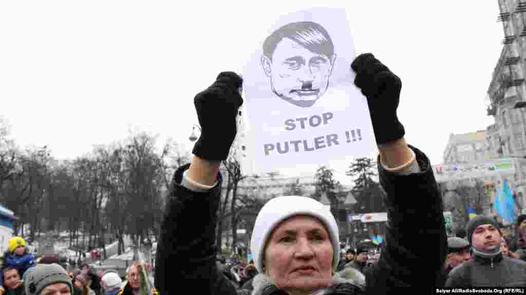 "Ар-намыс шеруіне" қатысушылар Украинада болып жатқан жағдайлар үшін Ресей президенті Владимир Путинді айыптайды.