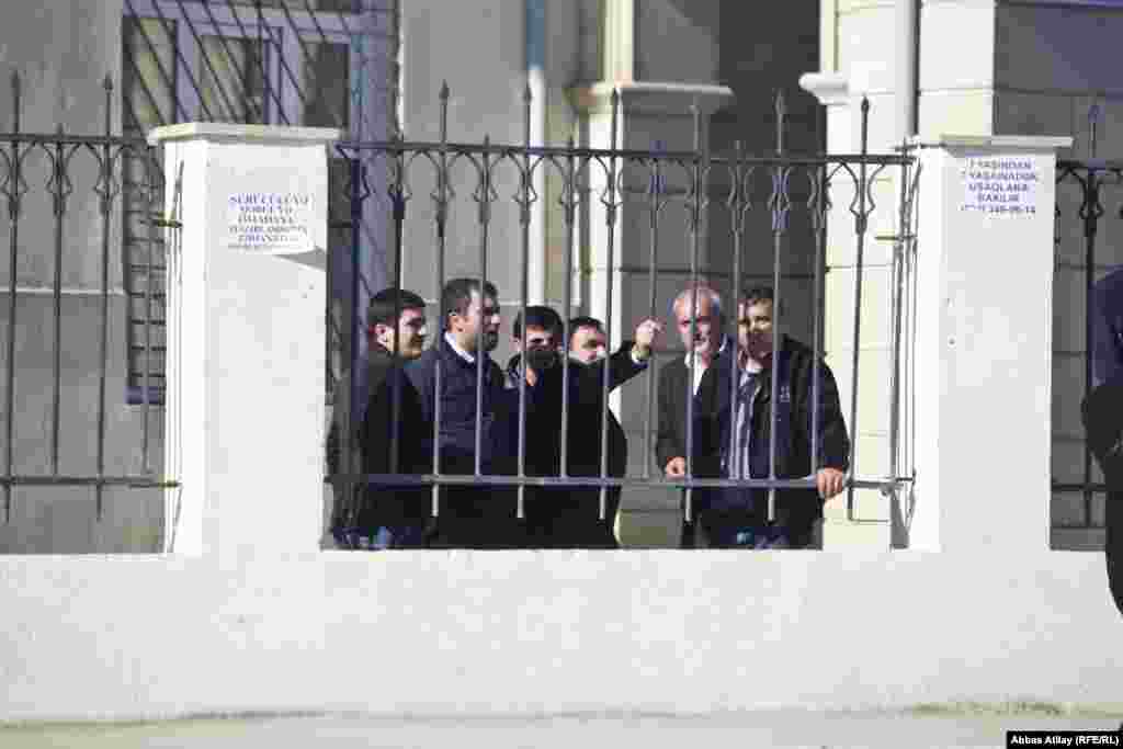 "Karuselçilər" bizi izləyir.