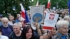 Протест в защита на американската независима телевизия във Варшава