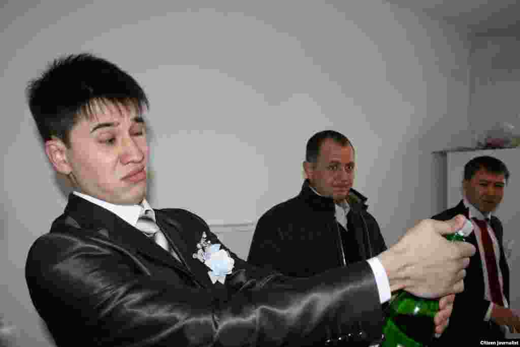 Как бы в глаз не попало... Прислал Алдан.