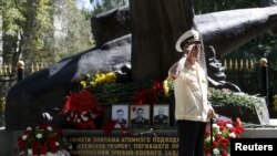 Памятник погибшим морякам подводной лодки "Курск" (архивное фото)