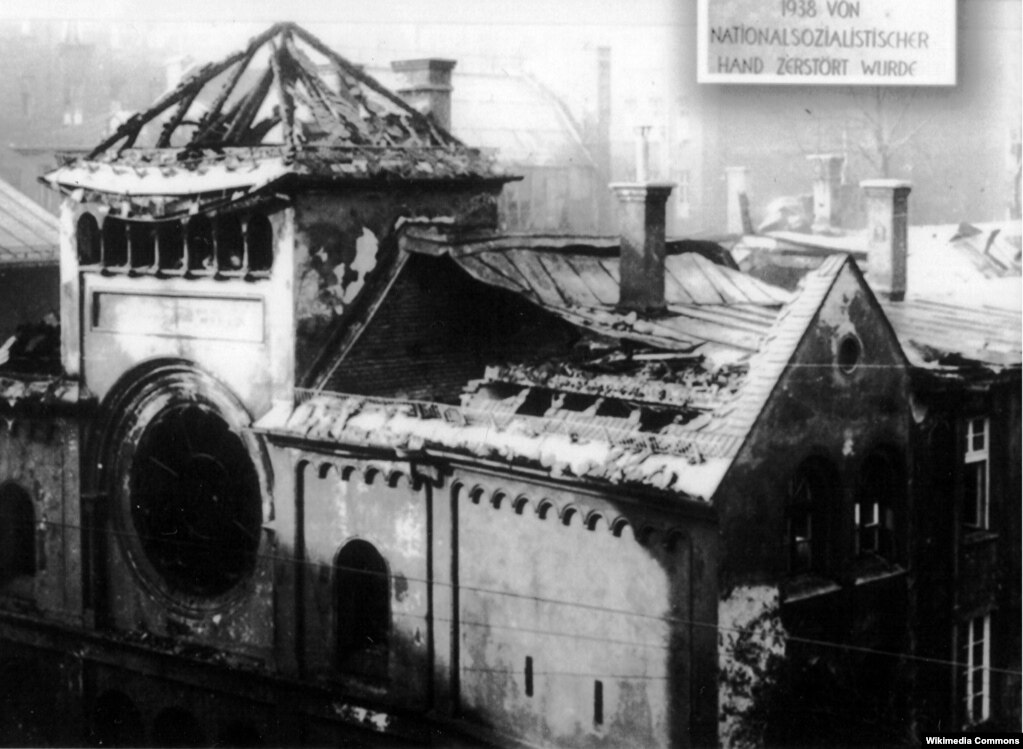 The ruins of the Ohel Yaakov synagogue&nbsp;in Munich, November 1938.