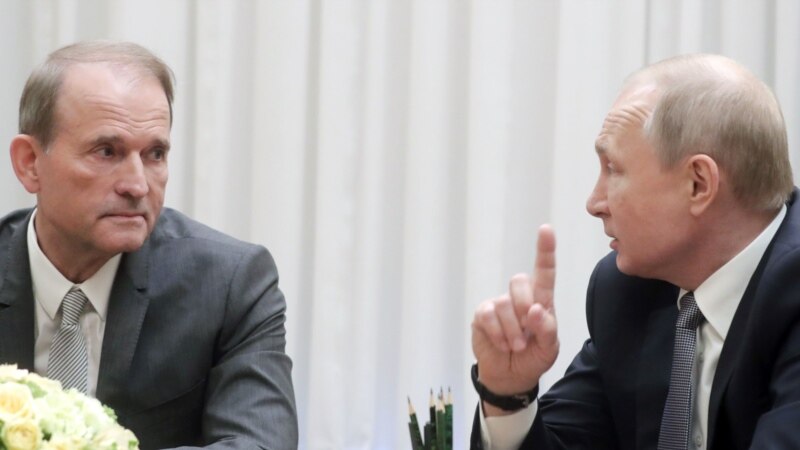 Киев: Нацсовет назначил проверку трем каналам из-за трансляции встречи Медведчука с Путиным