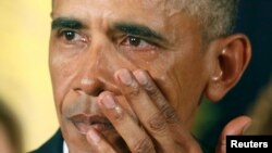 Президент Обама Ак үйдө сүйлөгөн маалда көзүнө жаш алды. 5-январь, 2015-жыл