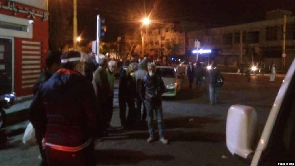 تصویری که مالک حسینی، سرپرست سازمان رفاه، خدمات و مشارکت‌های اجتماعی شهرداری تهران، از تجمع معتادان در میدان شوش منتشر کرد