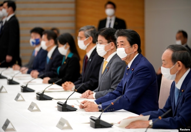Заседание правительства Японии во главе с Синдзо Абэ