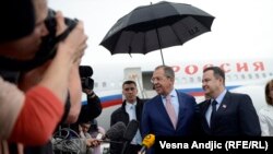 Sergej Lavrov i Ivica Dačić na aerodromu, Beograd, 16. juni 2014.