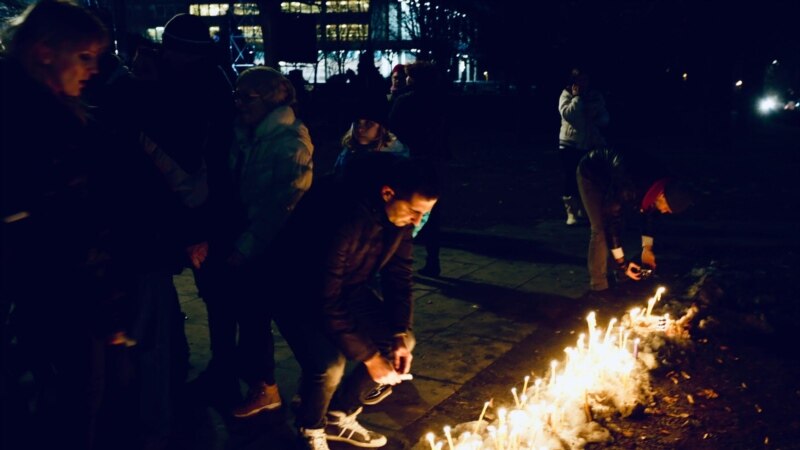 Sveće i šetnja za Olivera Ivanovića u Beogradu