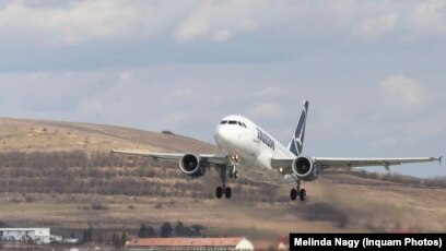 Tarom Va Restructura 700 Din Cei 1 800 De AngajaÈi tarom va restructura 700 din cei 1 800