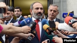 Armenia - Prime Minister Nikol Pashinian speaks to reporters in Yerevan, 21 May 2018.