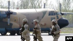 U.S. soldiers at the Manas military air base 