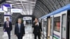 24 октября 2019 года Ачилбай Раматов (справа) отчитался президенту Мирзияеву о завершении строительства первой станции наземной линии Ташкентского метрополитена.