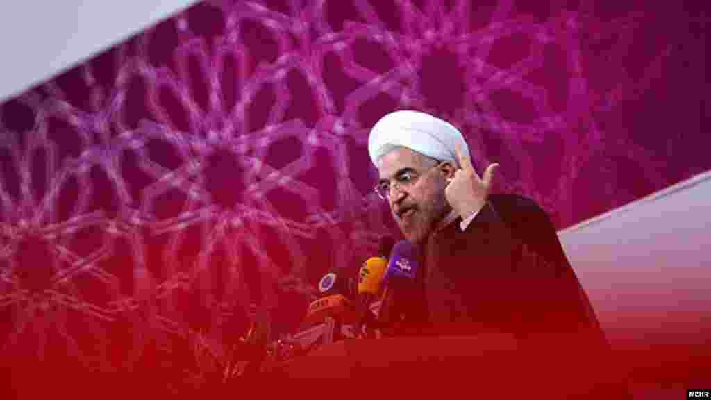 İran prezidenti Hassan Rohani Tehranda tələbələrlə görüşüb