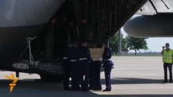 Rămășițele victimelor zborului MH17 repatriate în Olanda