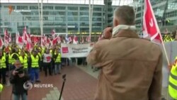 Забастовка сотрудников аэропортов в Германии: отменены сотни рейсов (видео)