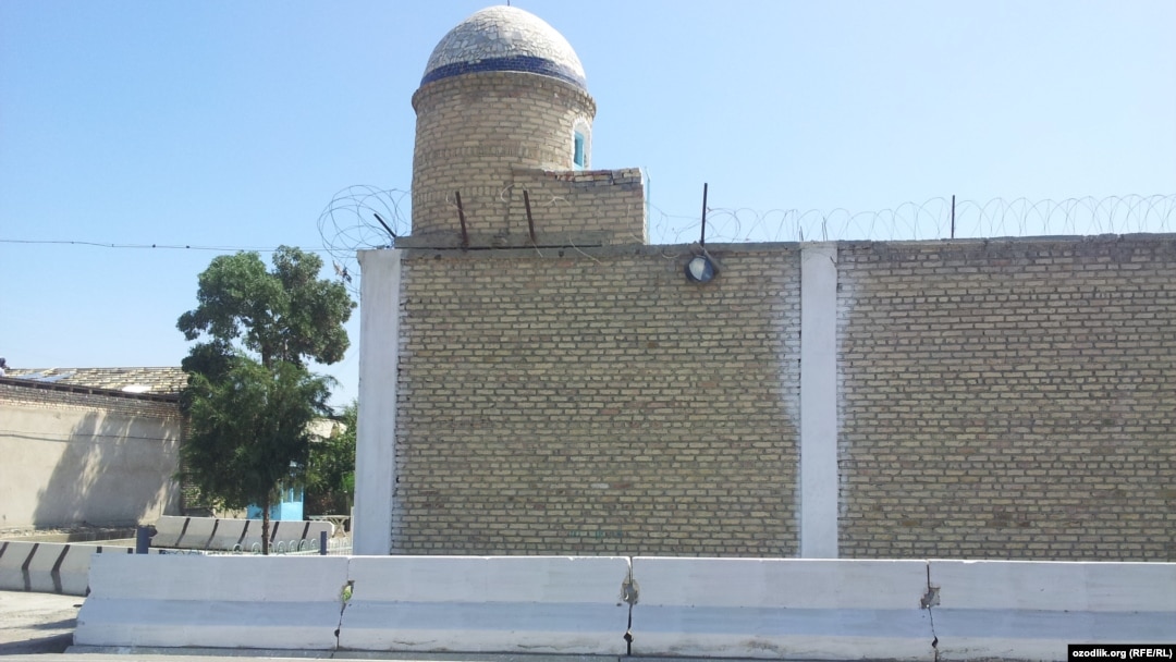 Jinsiy olatni kiritilganda bukiladi Armiya uslubidagi jinsiy aloqa