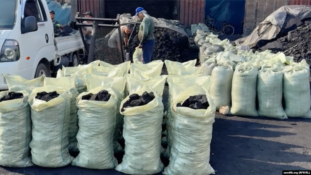 Үлкен қара әтеш қатты порно видео