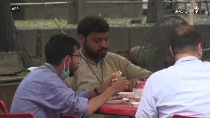 پاکستان کې اوږده موده وروسته پر رستورانونو ګڼه ګوڼه