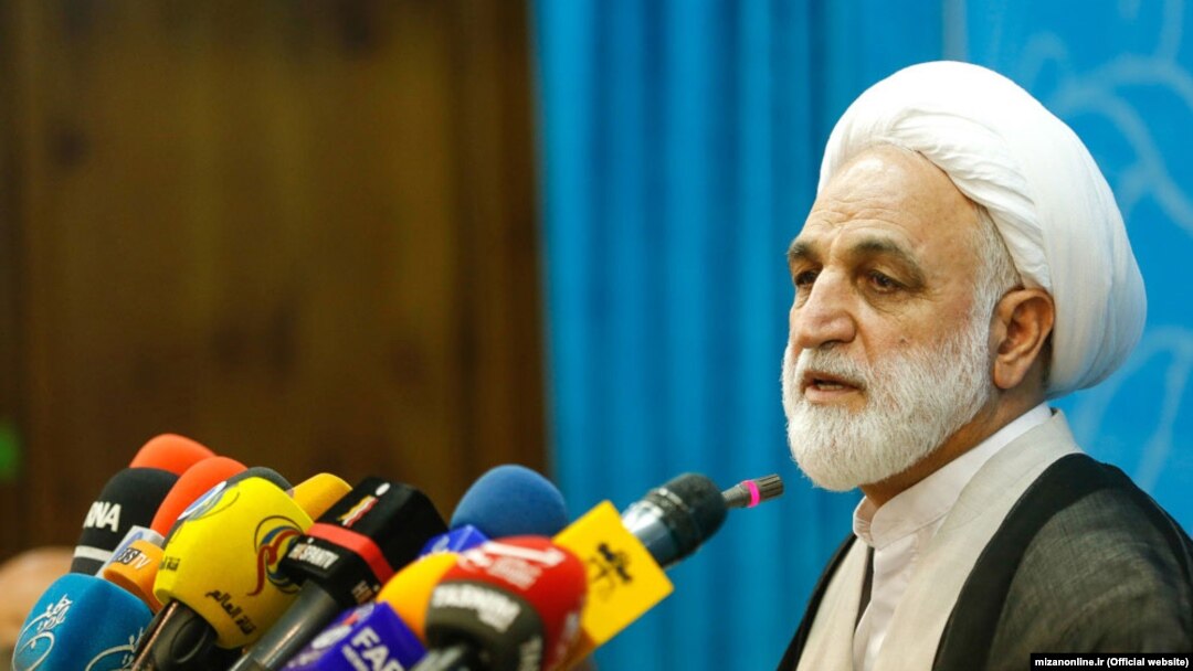 سخنگوی قوه قضائیه همچنین از صدور احکام حبس و رد مال برای ۱۰ متهم دیگر در دادگاه ویژه «مفاسد اقتصادی» خبر داده است.