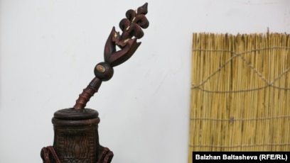 Жігіт өзін мылжыңға қадады