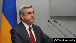 Президент Армении Серж Саргсян выступает на открытии армяно-украинского бизнес-форума: Киев, 1 июля 2011 г.