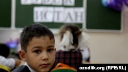 Uzbekistan - first-graders during their first day at school in Tashkent, 03Sep2012