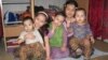 Аналары Сәбина Әлімхан бұл балалардың үшеуін балабақшаға бергісі келеді. Алматы, 28 қаңтар 2016 жыл.