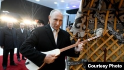 რუსეთის პრეზიდენტი ვლადიმირ პუტინი ბიშკეკში, სახელმწიფო რეზიდენციაში ალა-არჩა. 2025 წლის 26 ნოემბერი