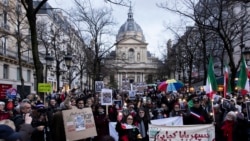 تصویری از تظاهرات ایرانیان در پاریس در حمایت از اعتراضات داخلی