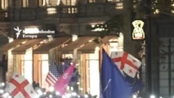 Hiljade ljudi na protestima u Gruziji godinu dana nakon spornih izbora Hiljade ljudi na protestima u Gruziji godinu dana nakon spornih izbora