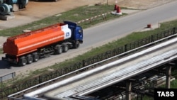 У «Роснефти», до структури якої входить НПЗ, ситуацію поки що не коментували (фото ілюстративне)
