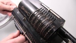 Від арифмометрів до звичних ґаджетів – у Харкові відкрили музей комп’ютерів (відео)