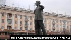 Пам’ятник Петровському, Дніпропетровськ