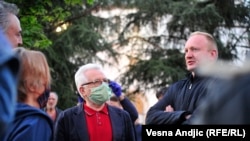 Jedan od lidera opozicije Dragan Đilas na protestu ispred Predsedništva, 7. maj