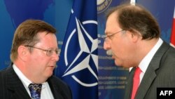 NATO special representative Robert Simmons (left) during a recent visit to Georgia.