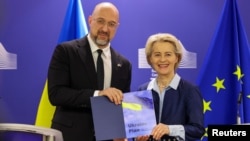 Ukrajinski premijer Denis Šmihal s predsjednicom Europske komisije Ursulom von der Leyen u Bruxellesu, Belgija, 20. 3. 2024.