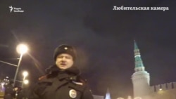 Як волонтери оберігають меморіал Нємцова в Москві (відео)