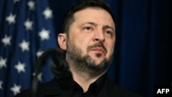 Також, повідомив Володимир Зеленський, сьогодні він заслухав доповідь секретаря Ради національної безпеки і оборони Рустема Умєрова по спілкуванню з американською стороною